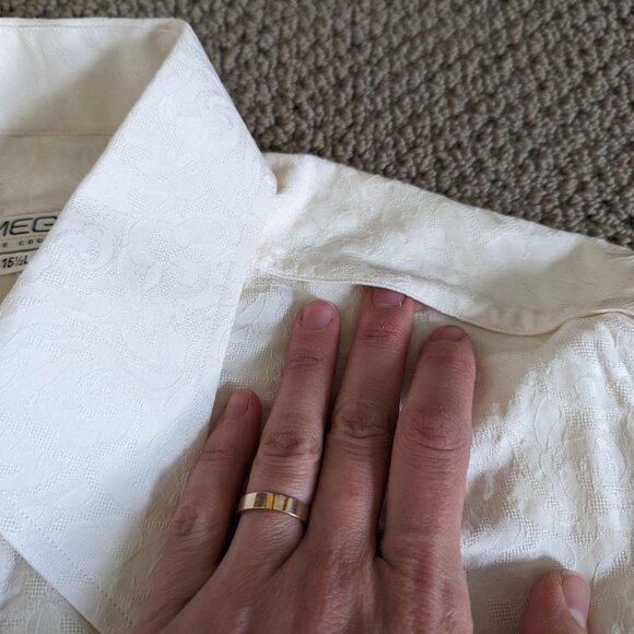 Off-white long-sleeve shirt with a monochromatic floral pattern - Picture 9 of 12